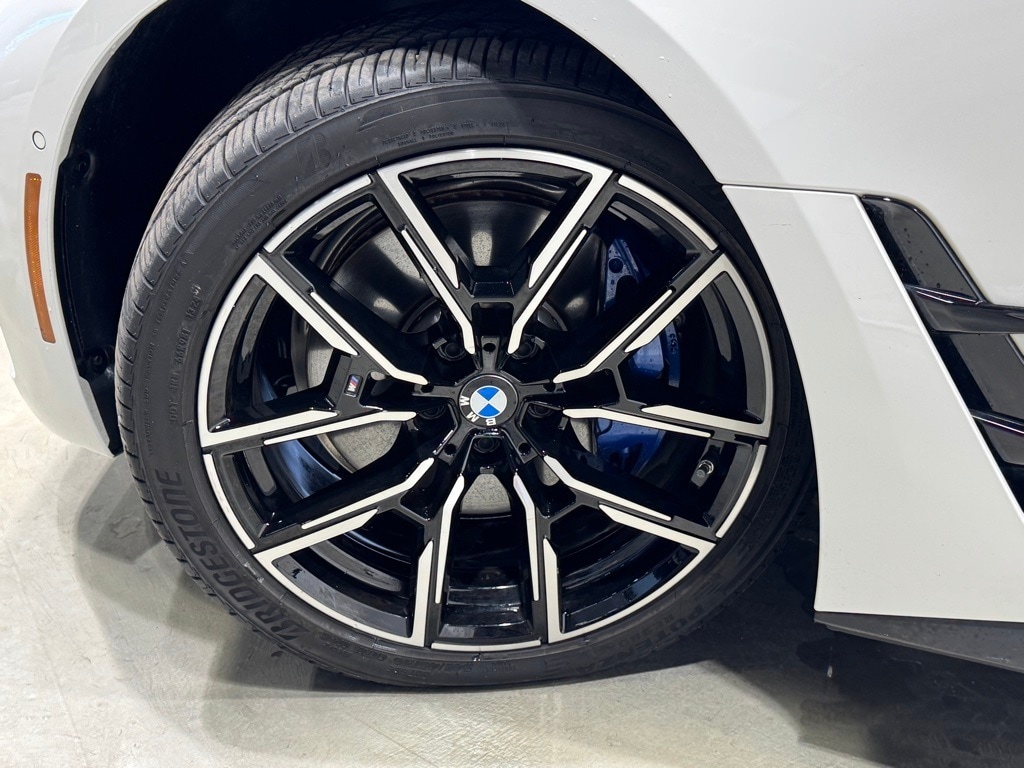 2025 BMW I4 - Image 7