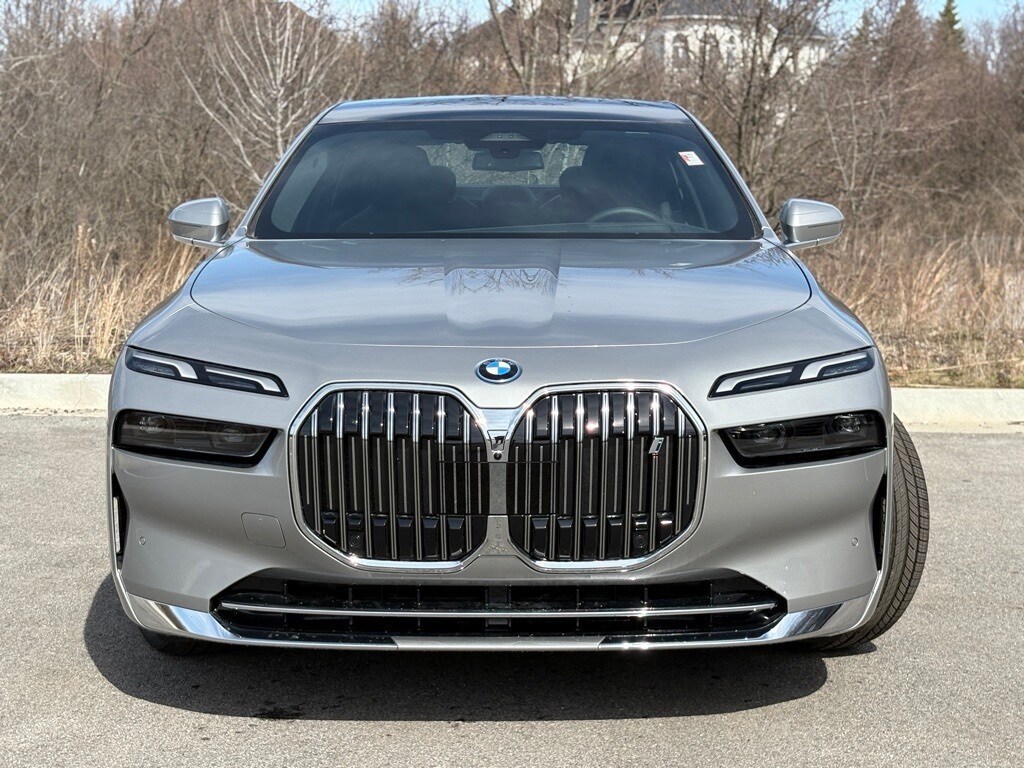 2025 Bmw i7 xDrive60 photo 2
