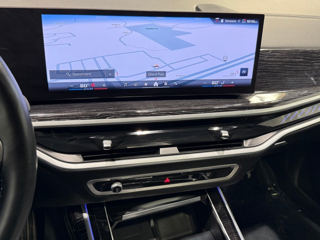 2025 BMW X7 - Image 10