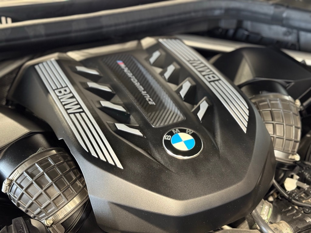 2022 BMW X7 - Image 35