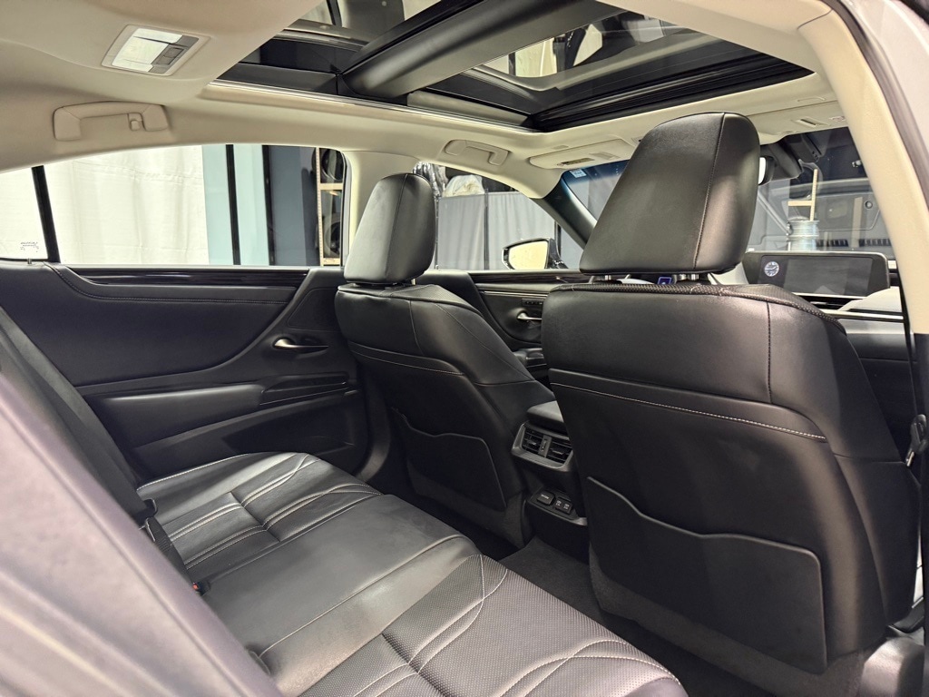 2021 LEXUS ES - Image 26