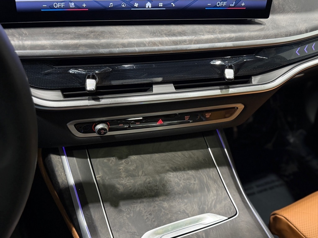2026 BMW X7 - Image 17