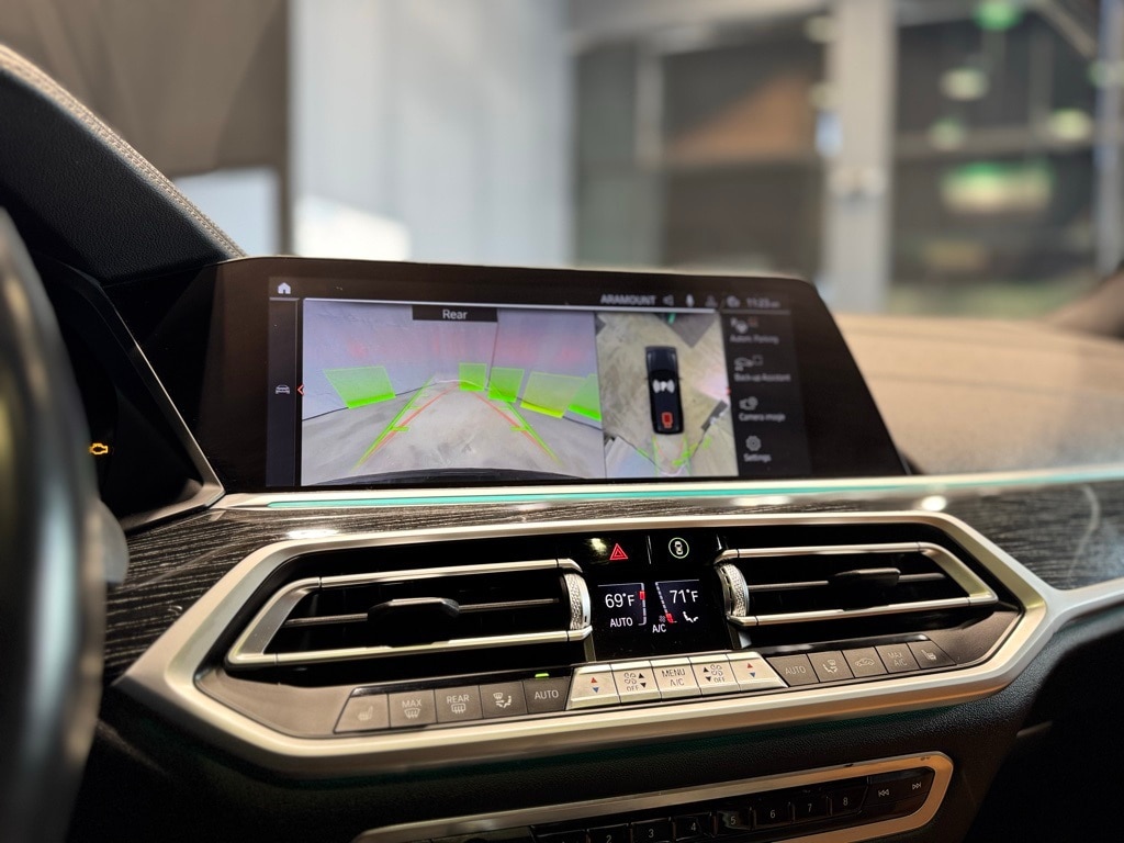 2022 BMW X7 - Image 7