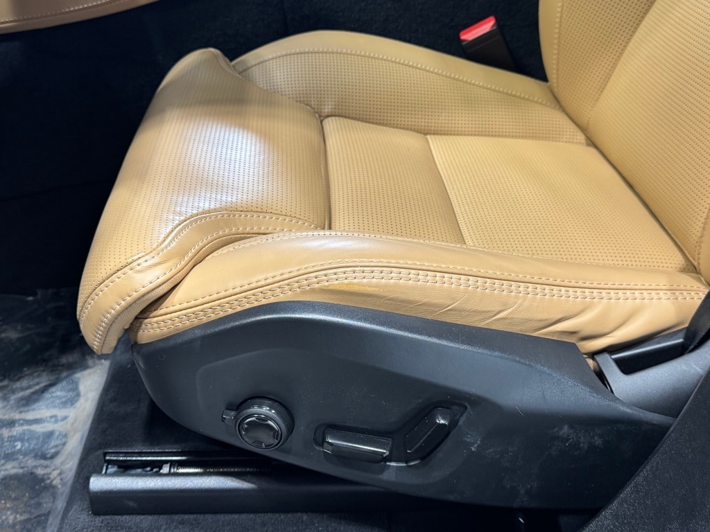 2025 VOLVO XC90 - Image 19