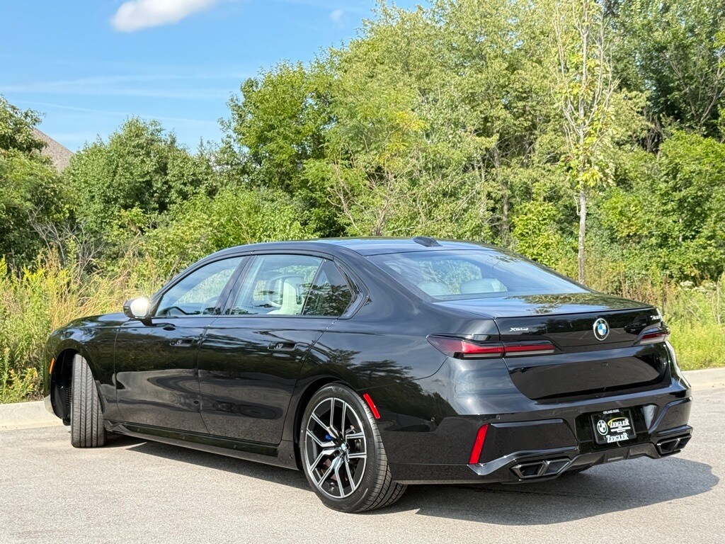 2025 Bmw 760i xDrive photo 2