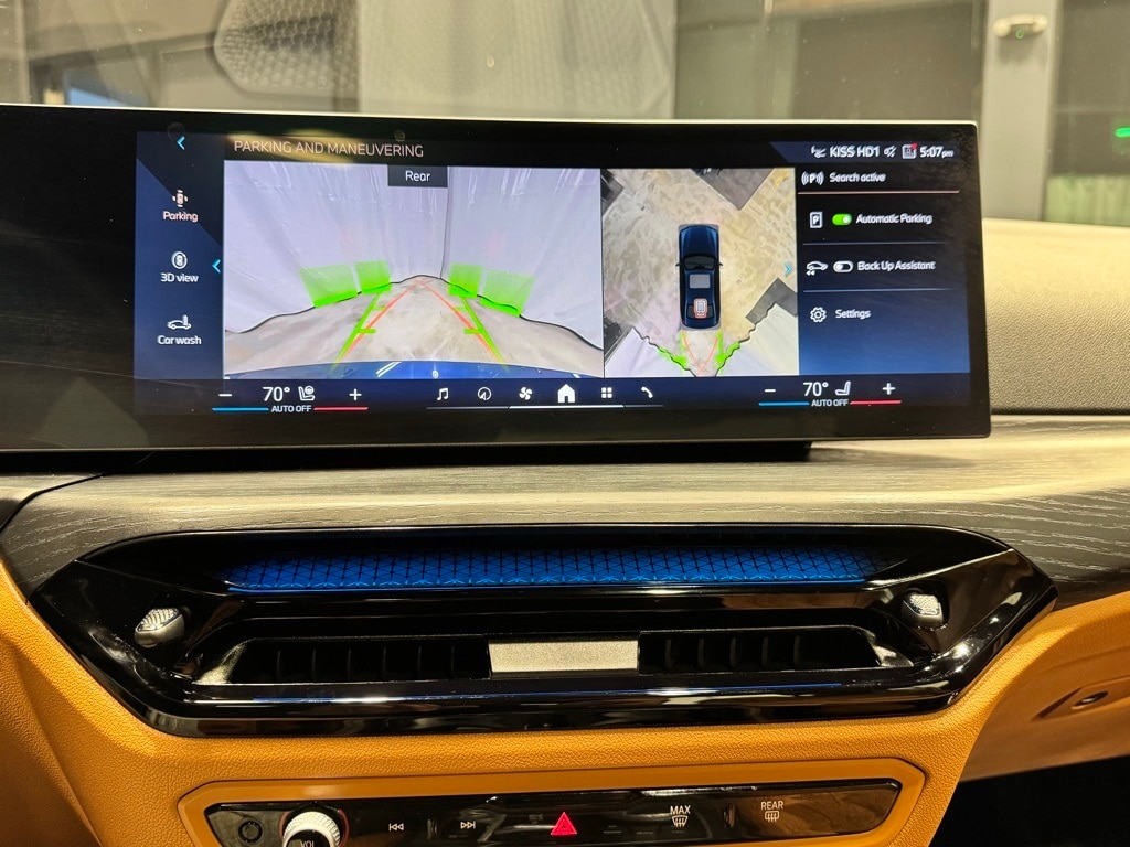 2025 BMW 330I - Image 7