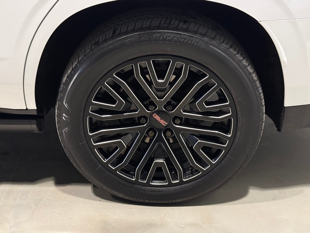 2021 GMC YUKON - Image 10