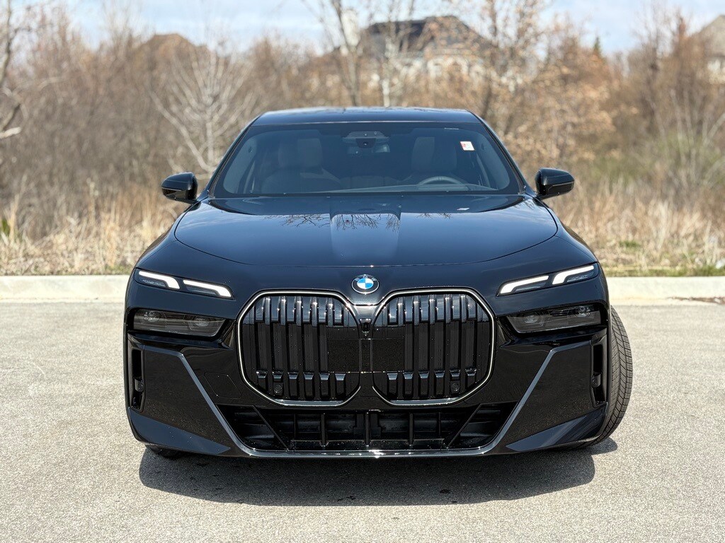 2025 Bmw 760i xDrive photo 2