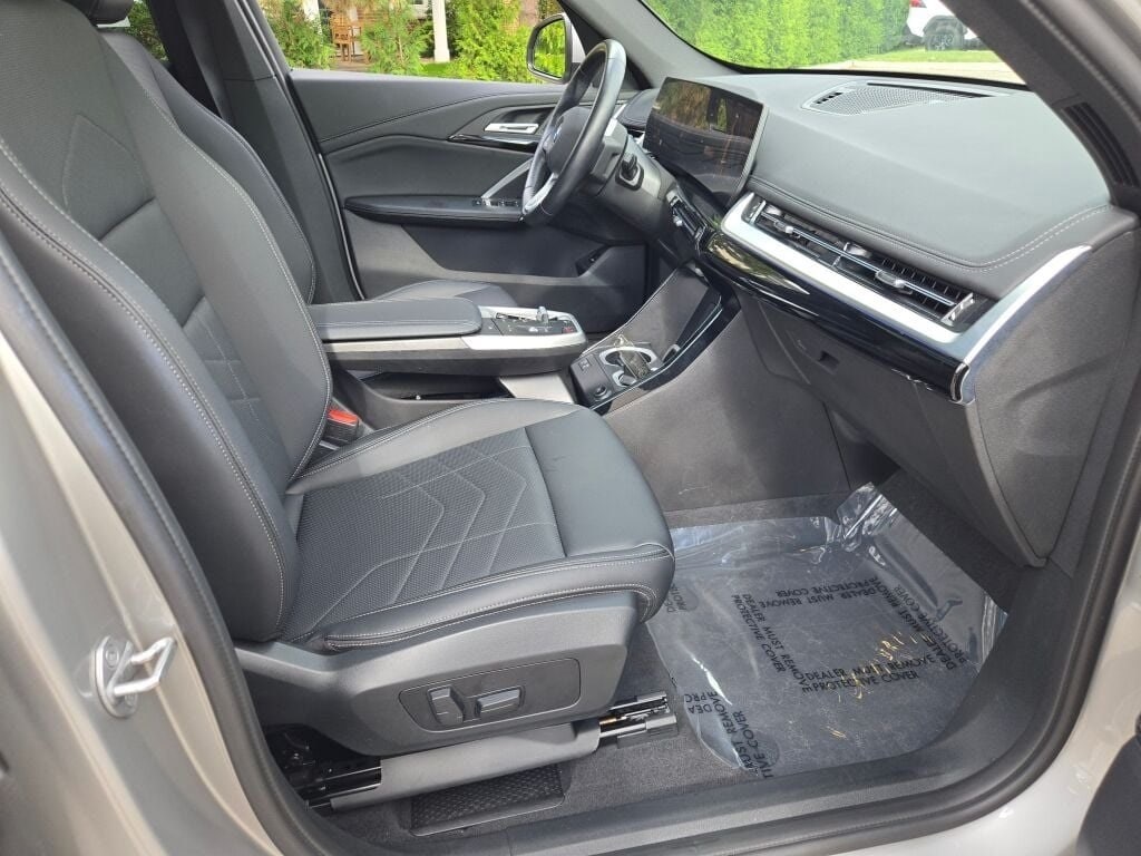 2025 BMW X1 - Image 22