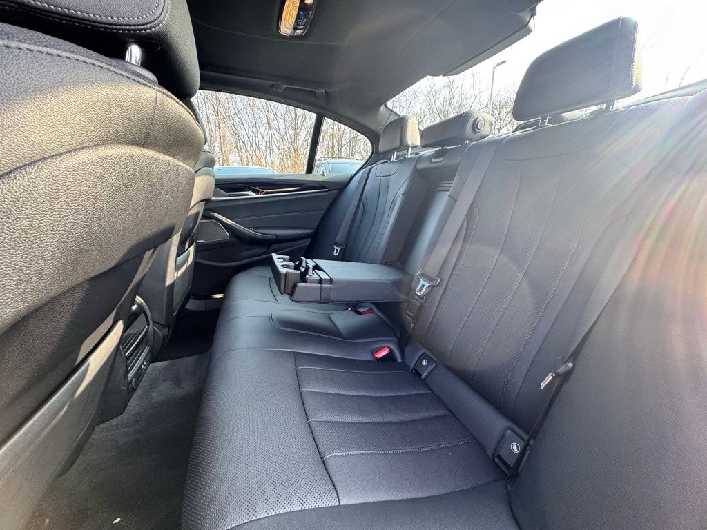 2022 BMW 530I - Image 23
