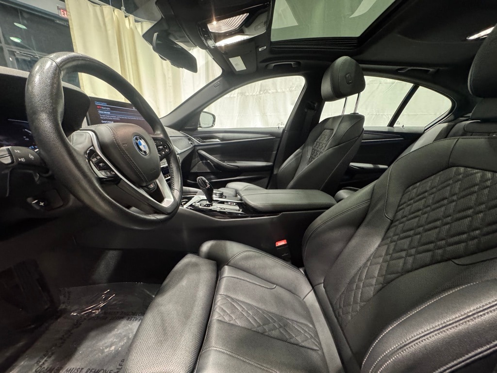 2023 BMW 530E - Image 21