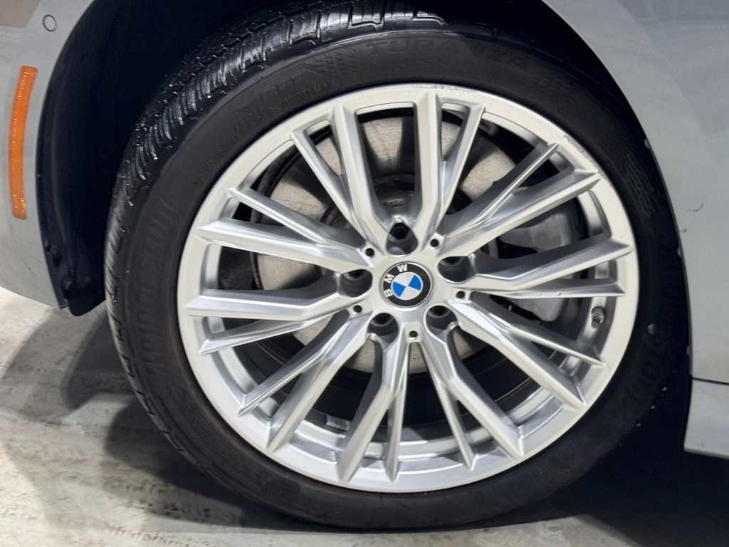 2024 BMW 330I - Image 7