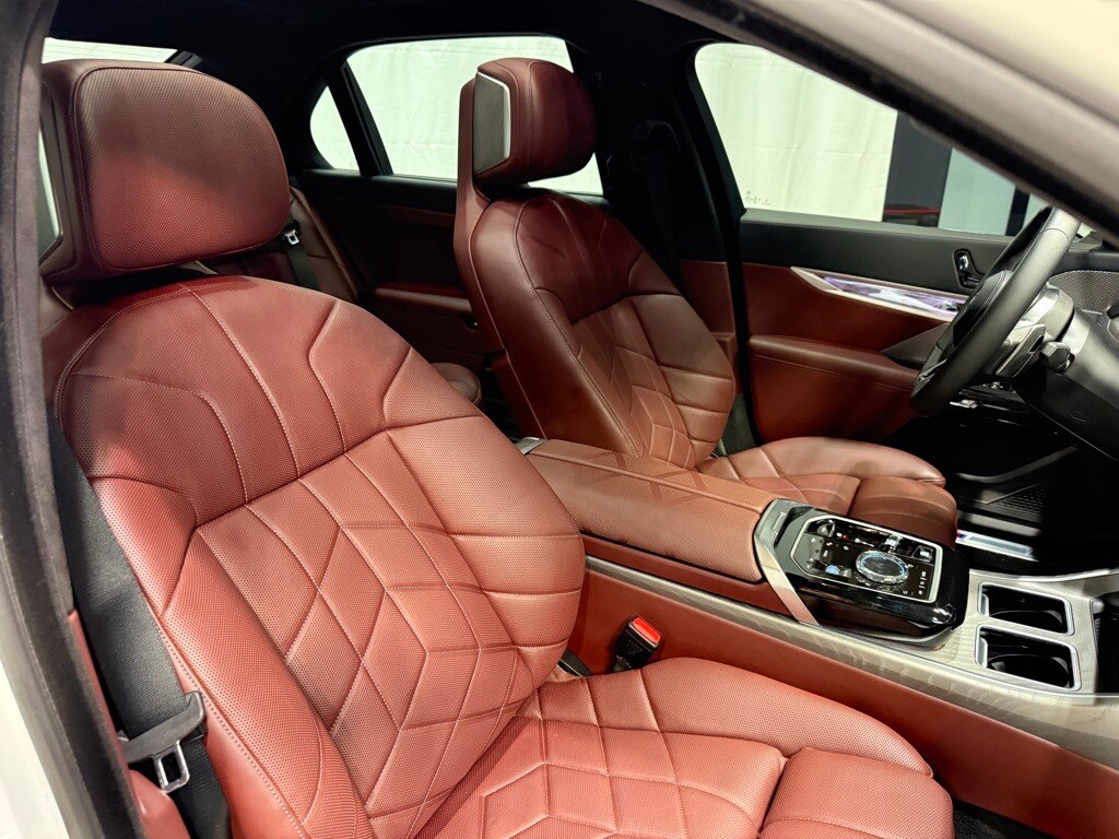 2024 BMW 760I - Image 28