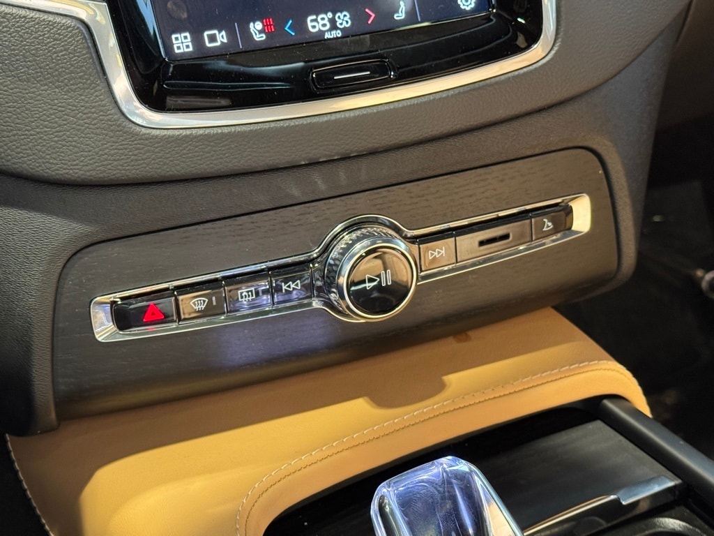 2025 VOLVO XC90 - Image 13