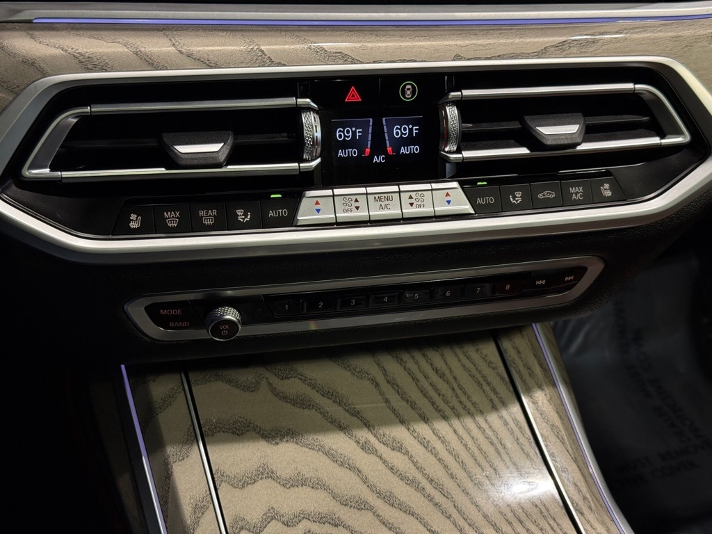 2022 BMW X7 - Image 12