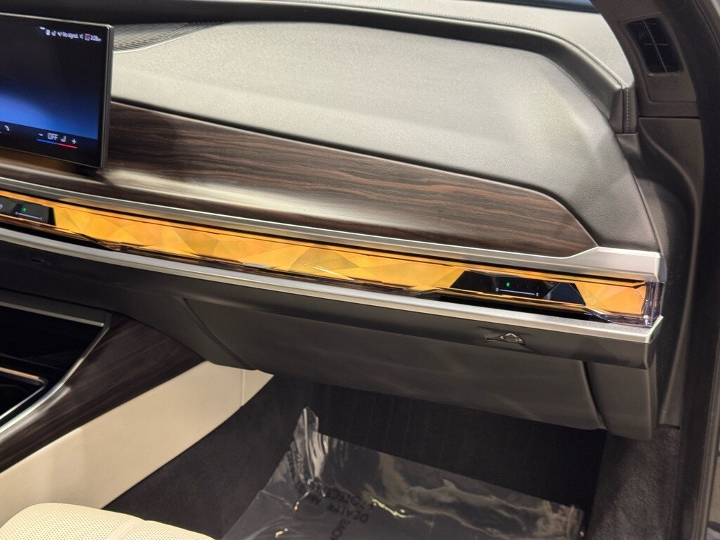 2023 BMW 740I - Image 23