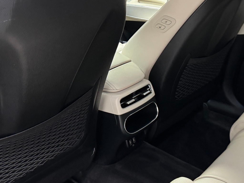 2024 GENESIS GV70 - Image 23