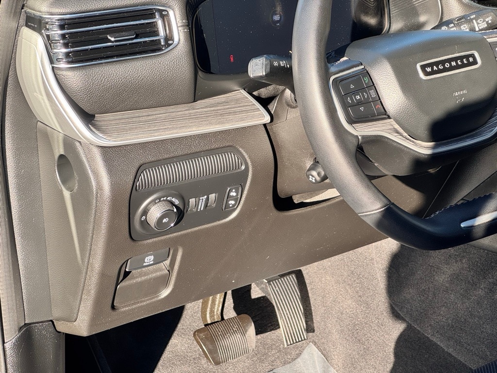 2022 JEEP WAGONEER - Image 17