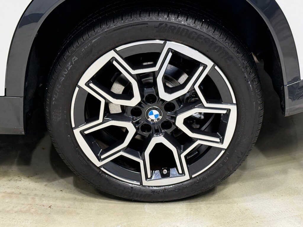 2025 BMW X1 - Image 9