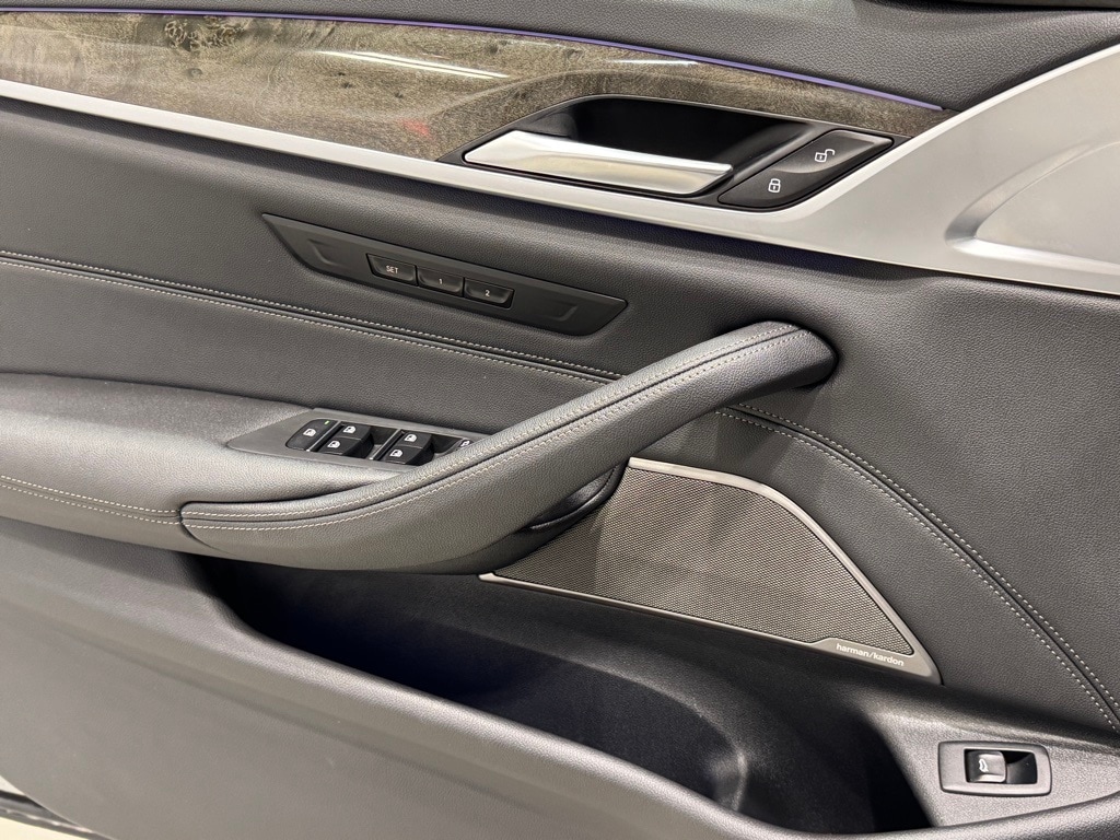 2023 BMW 540I - Image 18