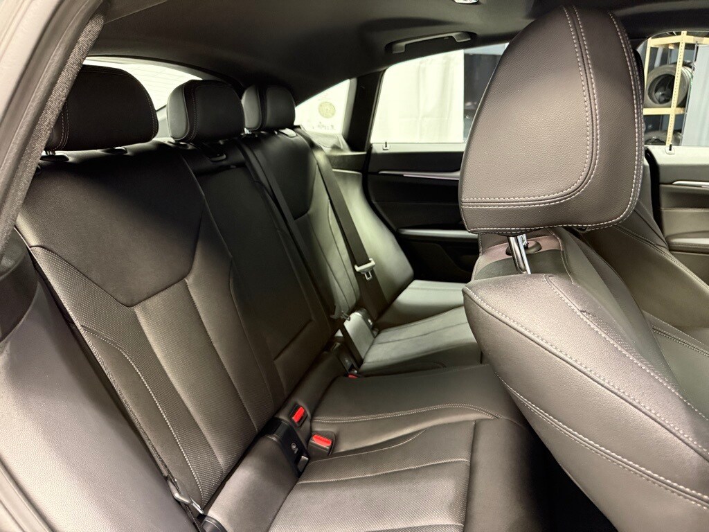 2025 BMW 440I - Image 25