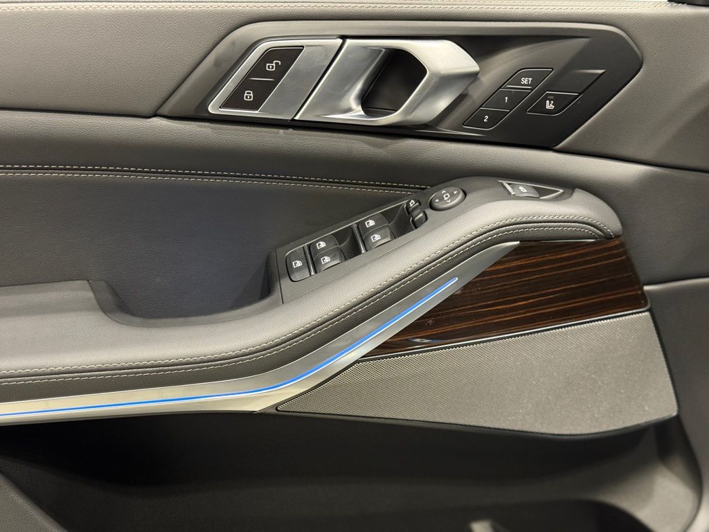 2026 BMW X5 - Image 13