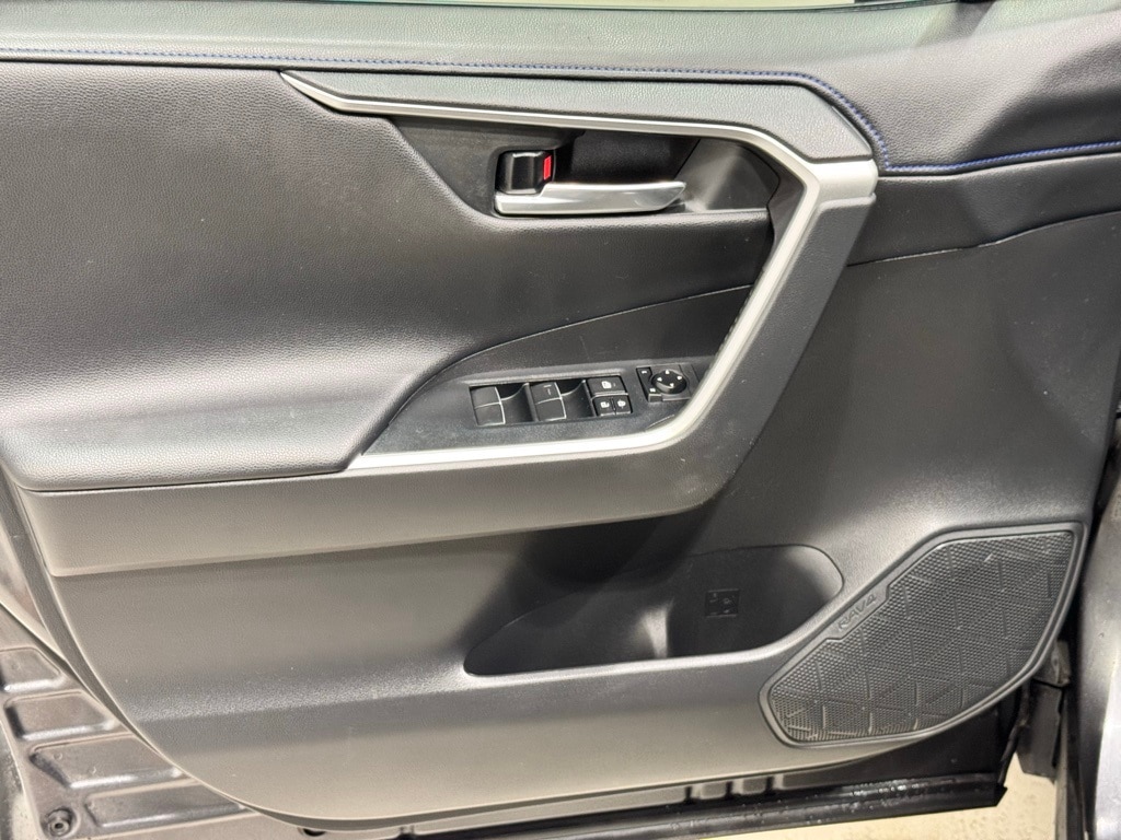 2020 TOYOTA RAV4 - Image 20