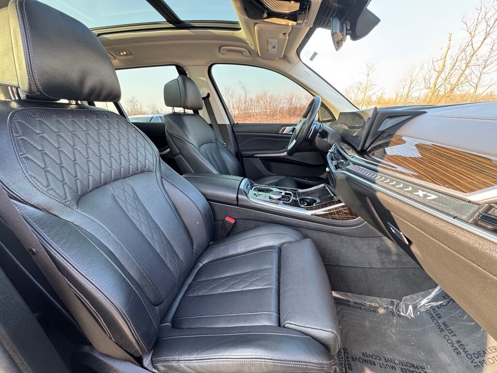 2024 BMW X7 - Image 30