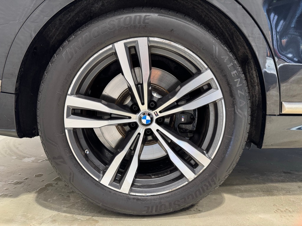 2022 BMW X7 - Image 13