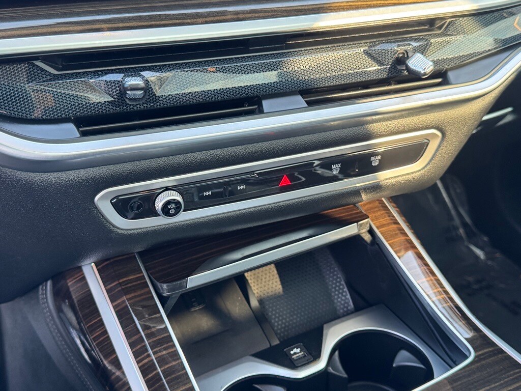2024 BMW X7 - Image 14