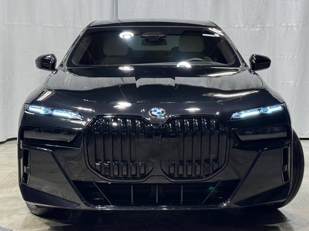 2023 BMW 760I - Image 2