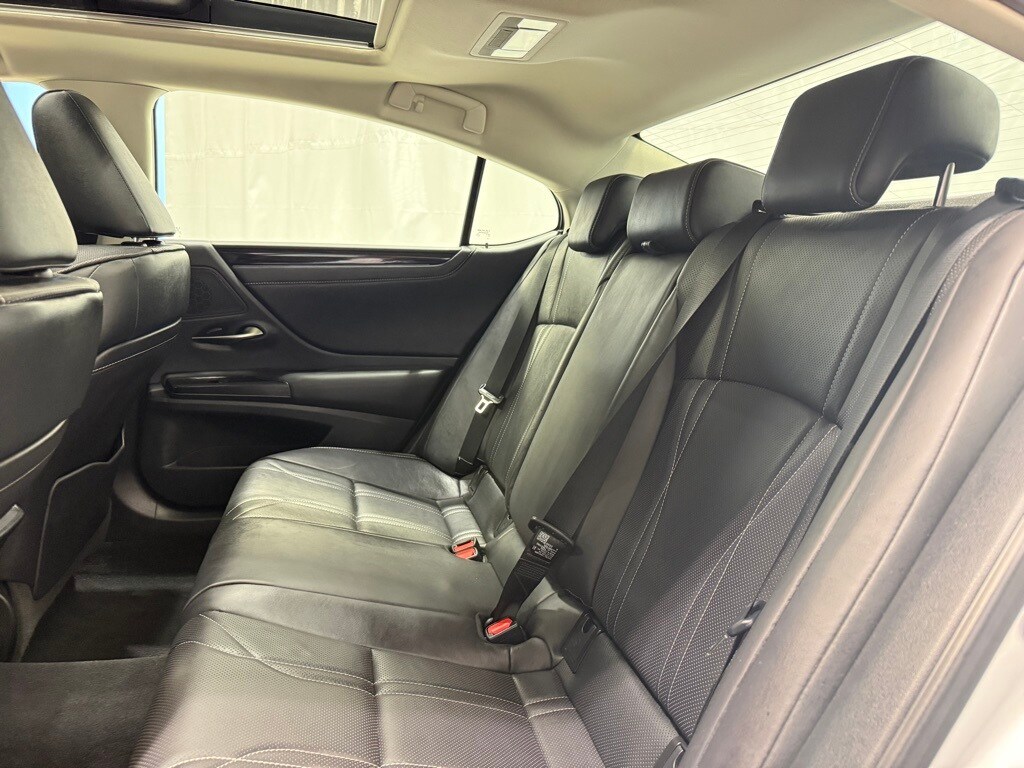2021 LEXUS ES - Image 22