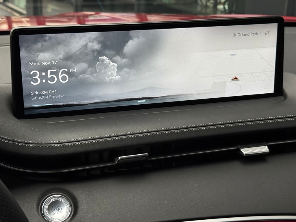 2024 GENESIS GV70 - Image 12