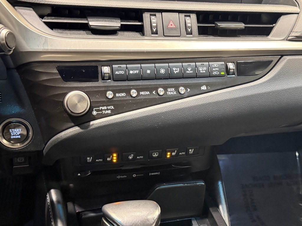 2021 LEXUS ES - Image 16