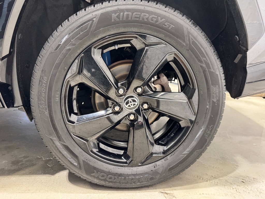 2020 TOYOTA RAV4 - Image 13