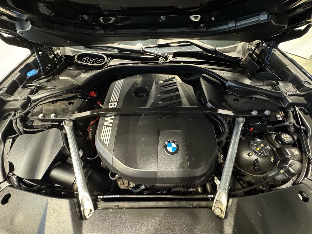 2023 BMW 740I - Image 27