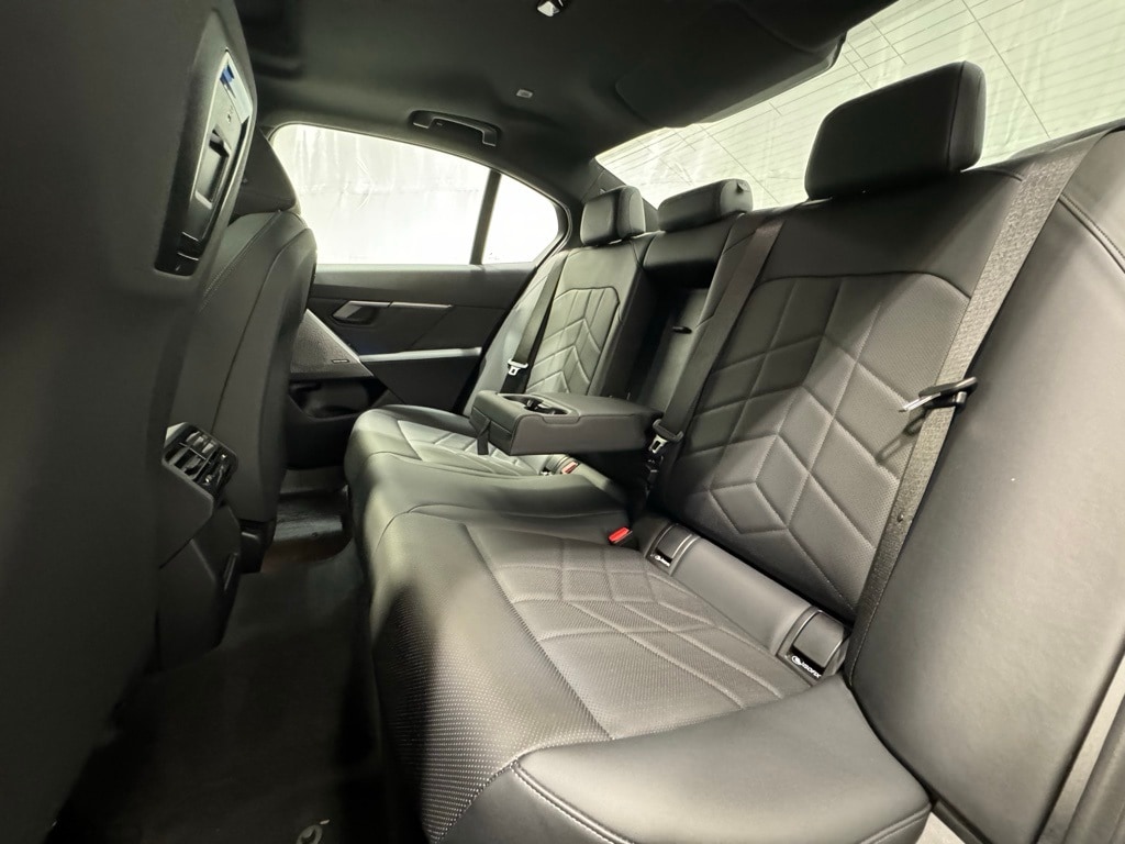 2025 BMW 530I - Image 23