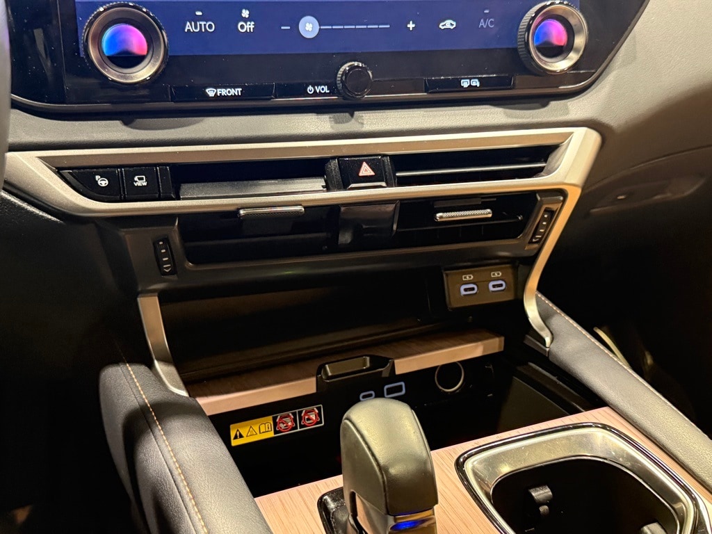 2024 LEXUS RX - Image 17
