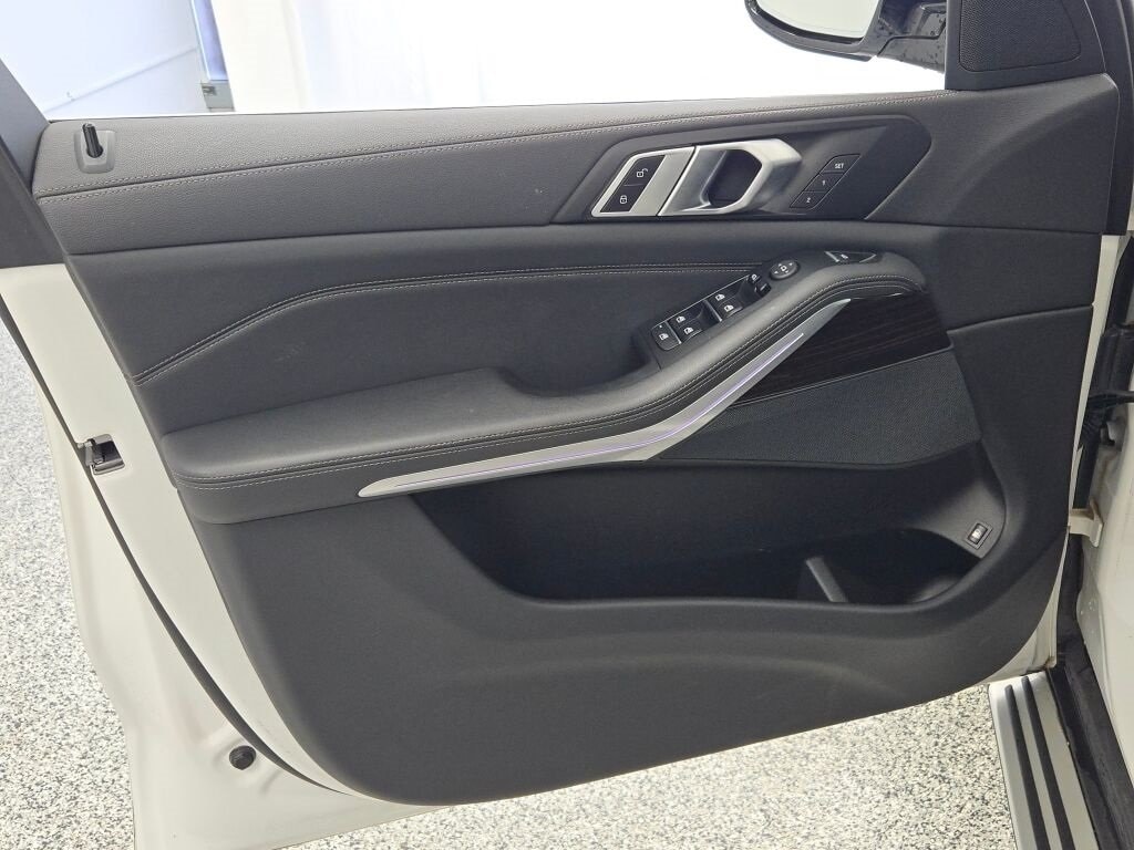 2023 BMW X5 - Image 13