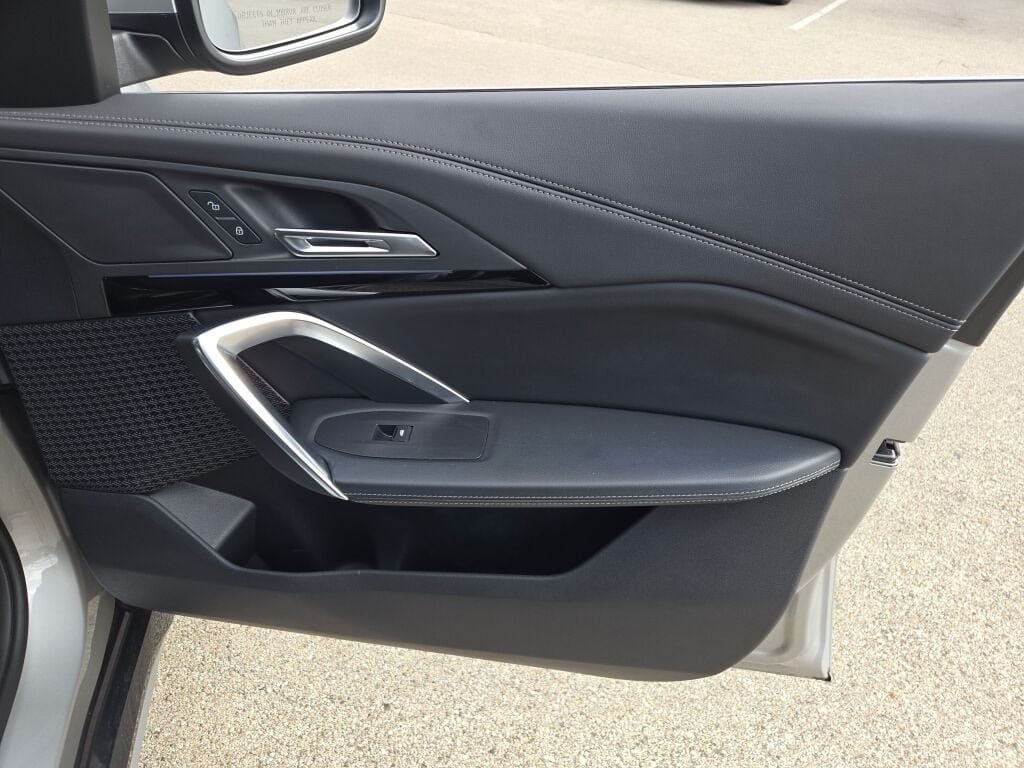 2025 BMW X1 - Image 21