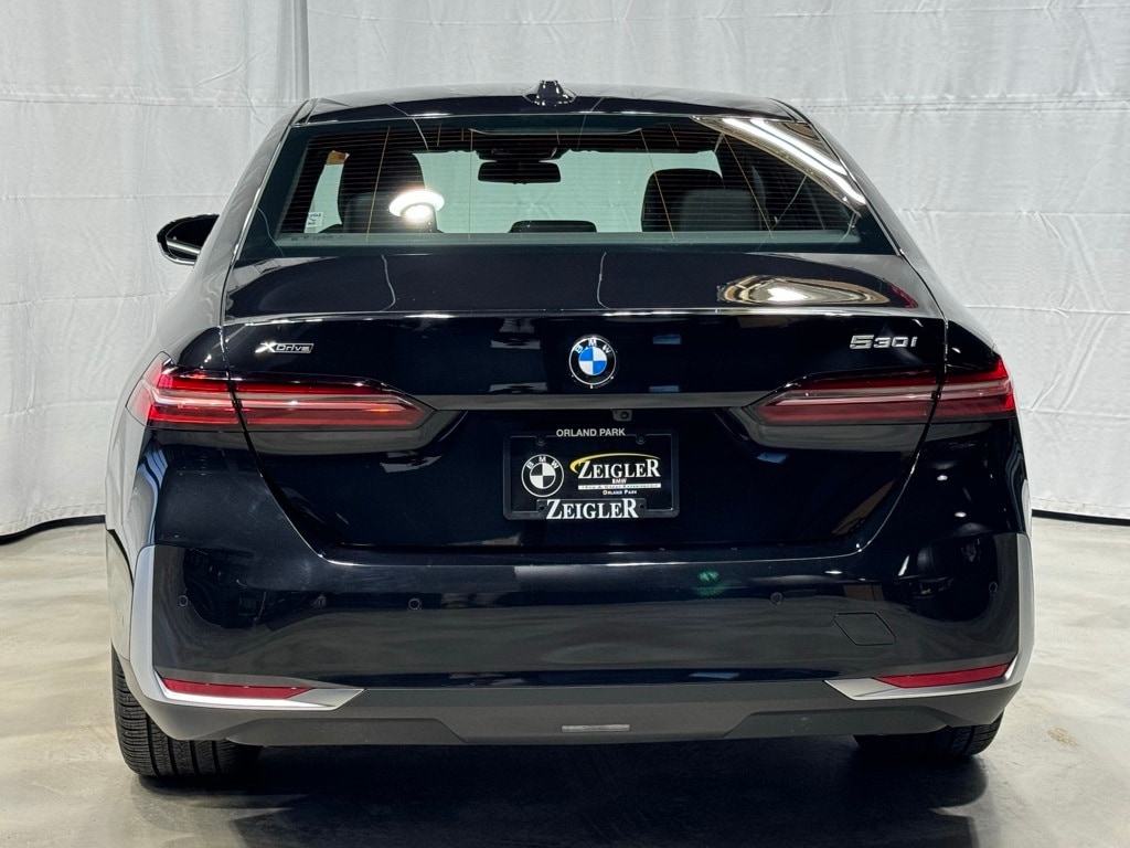 2025 BMW 530I - Image 5