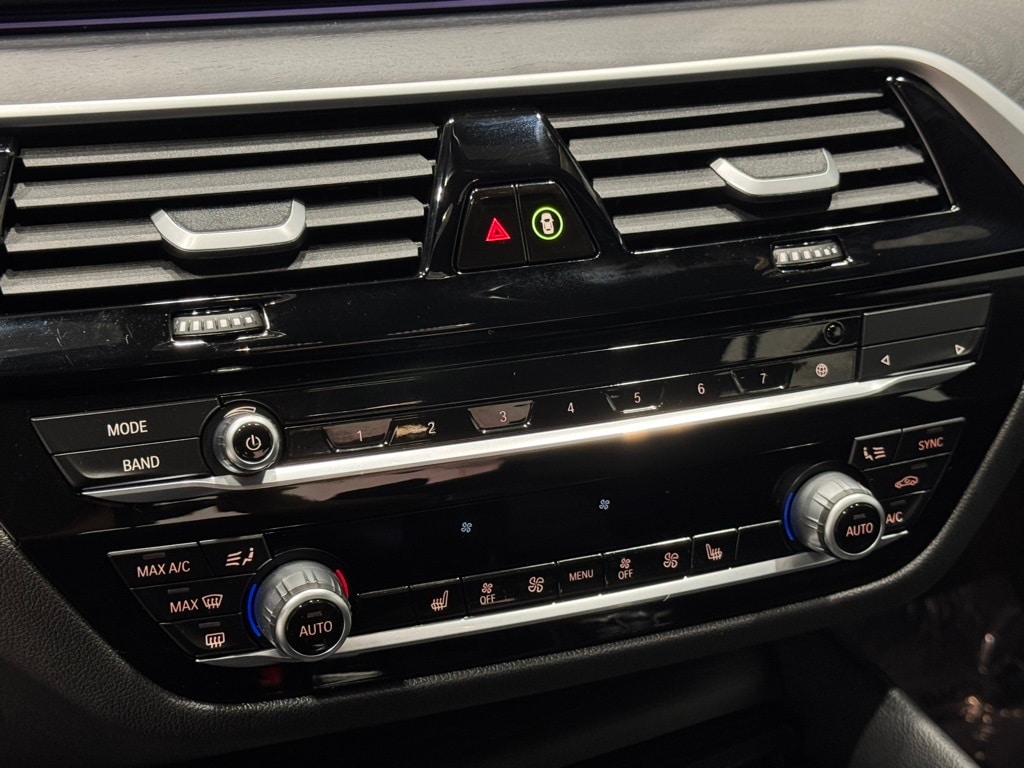 2023 BMW 530E - Image 14