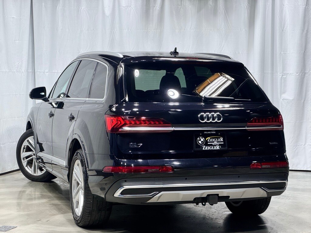 2021 Audi Q7 45 Premium photo 3