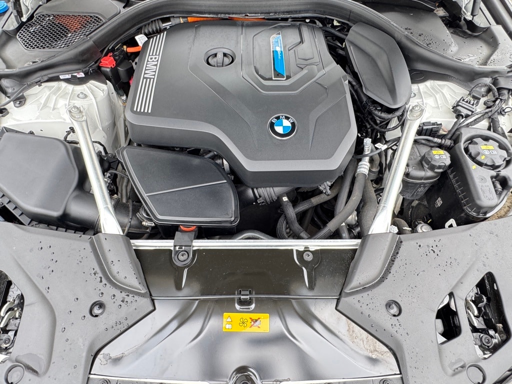 2023 BMW 530E - Image 33