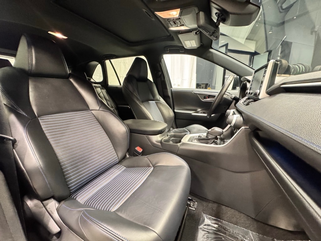2020 TOYOTA RAV4 - Image 29