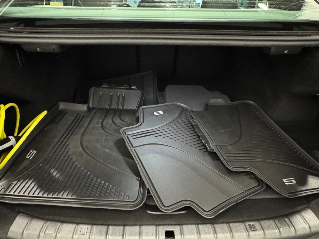 2023 BMW 530E - Image 33