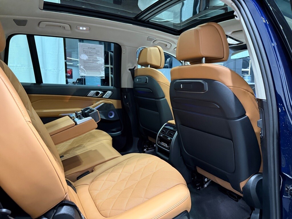 2026 BMW X7 - Image 29