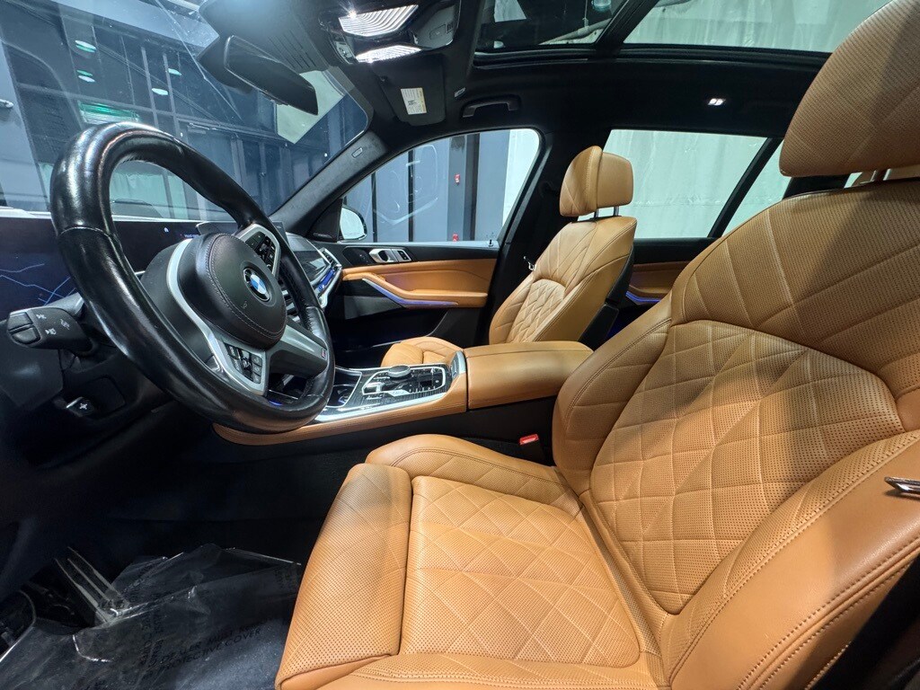 2023 BMW X7 - Image 21