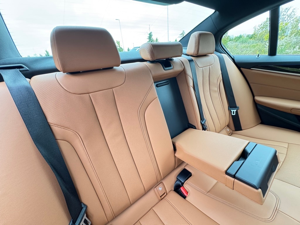 2023 BMW 530E - Image 27