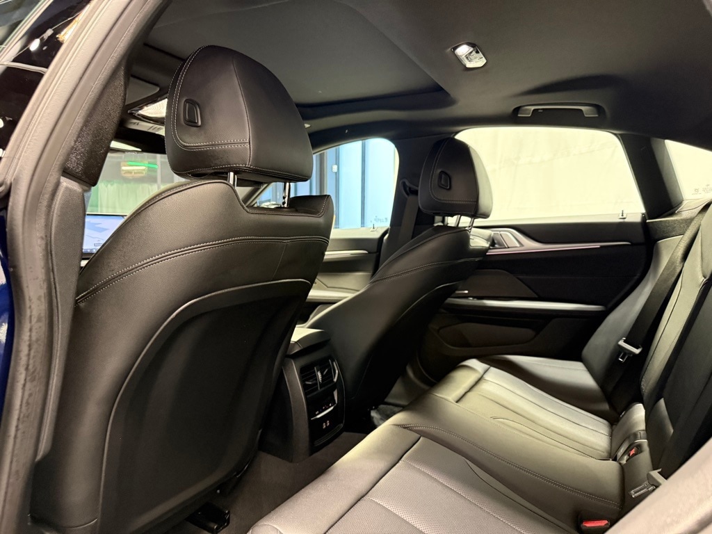 2025 BMW 440I - Image 23